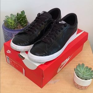 Nike Tennis Classic Shoes - Size 12M